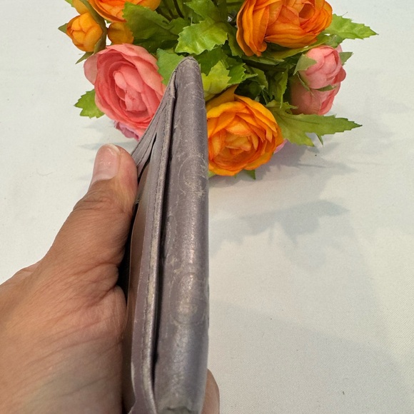 Authentic Gucci card case - Picture 7 of 11